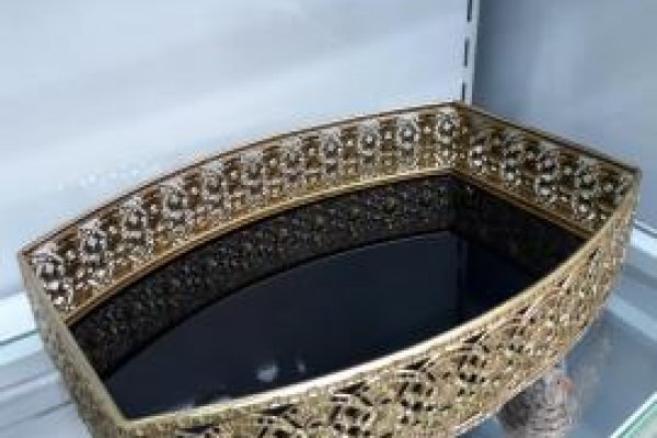 Foto NOVIDADES - PEÇAS DECORATIVAS EM TONS DE DOURADO - 1 - Moda Bella Tecidos e Lojas Ravera