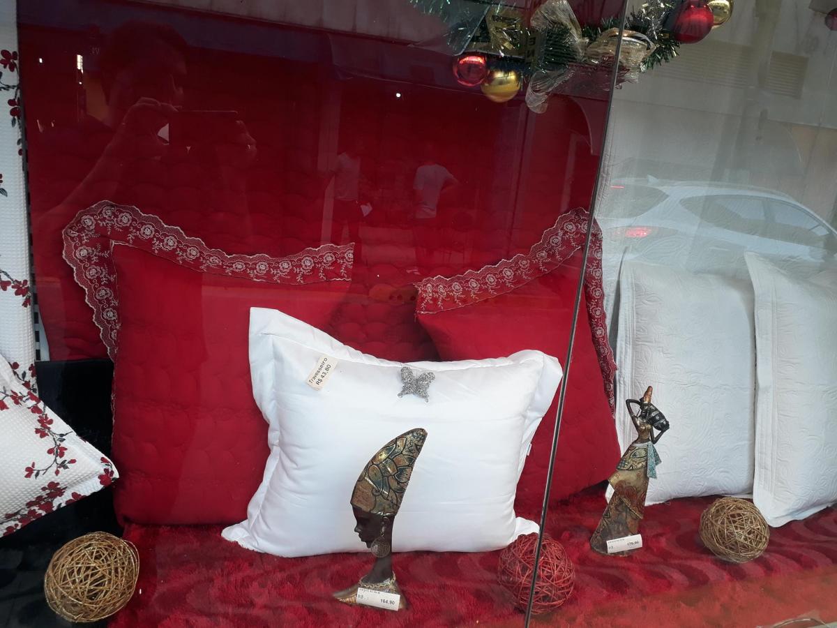 EM CLIMA DE NATAL - NOVA VITRINE DE CAMA, MESA, BANHO E DECORAÇÃO DA LOJA RAVERA - General Osório - Artigos sempre atualizados com as últimas tendências - Moda Bella Tecidos e Lojas Ravera EM CLIMA DE NATAL - NOVA VITRINE DE CAMA, MESA, BANHO E DECORAÇÃO DA LOJA RAVERA - General Osório - Artigos sempre atualizados com as últimas tendências - Moda Bella Tecidos e Lojas Ravera